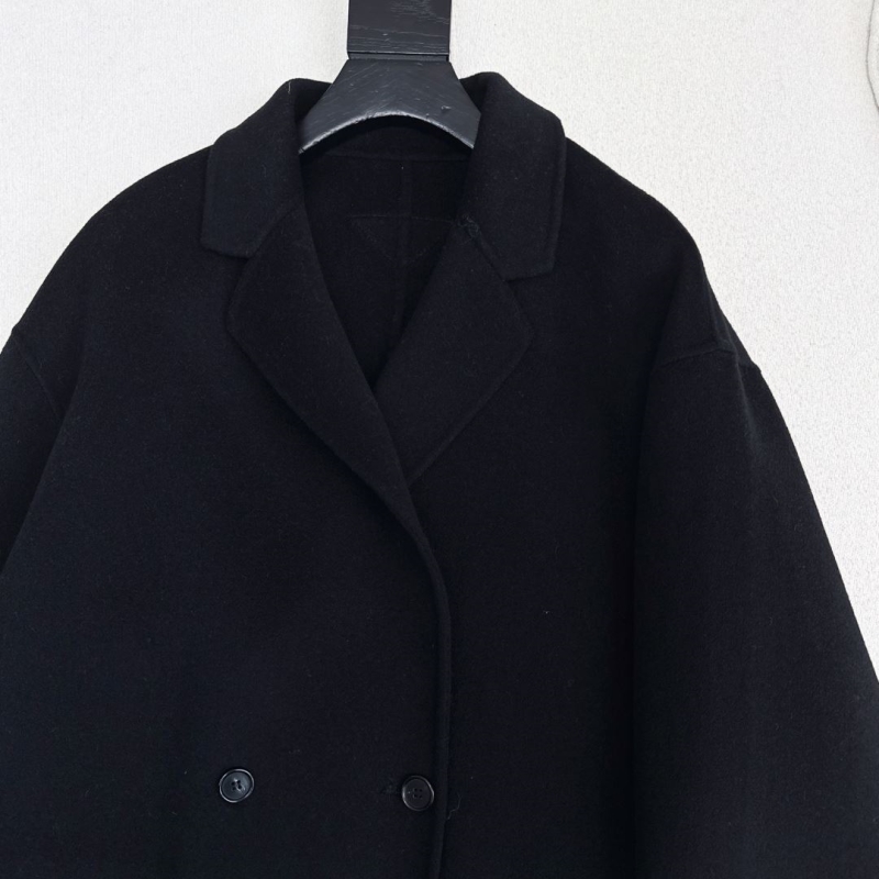 Pra*a outwear